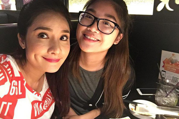 Cát Tường không tiết lộ danh tính và hình ảnh chồng cũ. Theo lời kể của nữ MC, cô yêu chồng cũ ngay lần đầu gặp và 4 tháng sau có bầu.