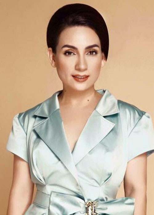 Giữa ồn ào, Phi Nhung lên tiếng phân trần. Theo nữ ca sĩ, cô đi hát theo lời quản lý và không biết gì về Alibaba. Ngoài ra, Phi Nhung còn thanh minh về các phát ngôn có cánh cho Alibaba như “vẫn đặt niềm tin nơi công ty trong cơn bão truyền thông”.