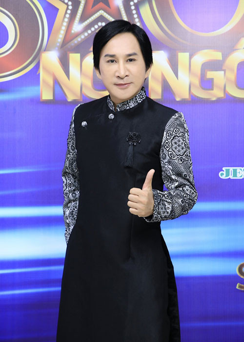 "Dù là công ty Alibaba hay công ty nào đi chăng nữa, việc của chúng tôi cũng chỉ là biểu diễn cho mọi người thưởng thức. Còn những việc liên quan đến công ty họ chúng tôi không biết nội tình”, Kim Tử Long chia sẻ.