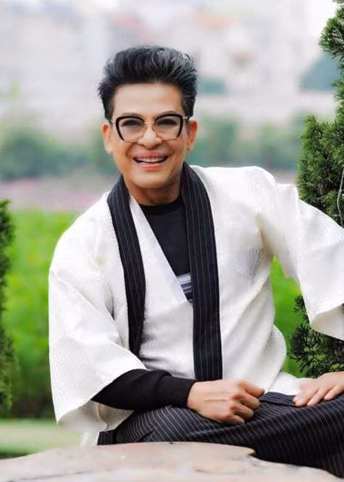 Đại diện của MC Thanh Bạch lại khẳng định họ biết được một số thông tin tiêu cực về dự án của Alibaba nên làm hợp đồng rất chặt chẽ. Theo đó, MC Thanh Bạch chỉ giới thiệu đại biểu, ca sĩ, nhóm múa, chứ không có bất kì lời giới thiệu nào về công ty.