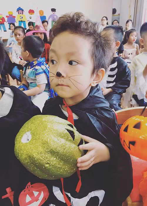 Bé Su Hào - con trai đầu lòng của Tuấn Hưng vô cùng đáng yêu.