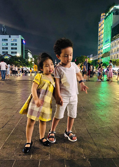 Đối với Tuấn Hưng, các con là báu vật. “Tất cả cuộc đời chỉ có từng đây thôi đấy”, Tuấn Hưng chia sẻ.