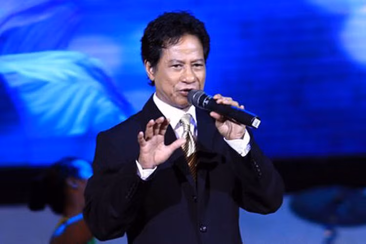 Năm 2017, liveshow của Chế Linh tại TP HCM không diễn ra như mong đợi bởi sát ngày diễn ra liveshow, địa điểm tổ chức đơn phương chấm dứt hợp đồng với lý do không thể đảm bảo chất lượng nếu tiếp tục nhận cung cấp dịch vụ cho liveshow.