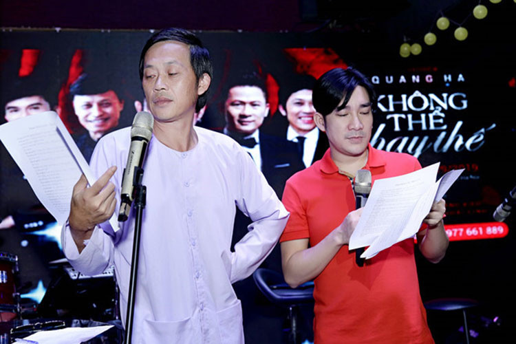 Liveshow tại Cung Văn hóa hữu nghị Việt Xô của Quang Hà bị hủy. Tuy nhiên, chiều nay 28/9, Quang Hà sẽ có chương trình biểu diễn tại một địa điểm khác ở Hà Nội. Dàn khách mời gồm nghệ sĩ Hoài Linh, Đan Trường, Tuấn Ngọc vẫn có mặt như thông báo. Ảnh: Zing