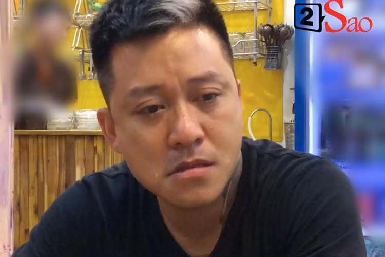 Theo Vietnamnet, UBND quận Ba Đình cho hay việc dừng chương trình của Tuấn Hưng do công tác an toàn PCCC tại địa điểm tổ chức là Cung Thể thao Quần Ngựa chưa tuân thủ các điều kiện theo quy định hiện hành. Ảnh: Vietnamnet