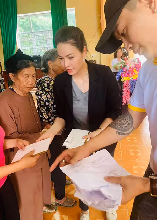 Sau vụ trộm, nữ diễn viên dùng tiền tổ chức sinh nhật của cô làm từ thiện như thường lệ.