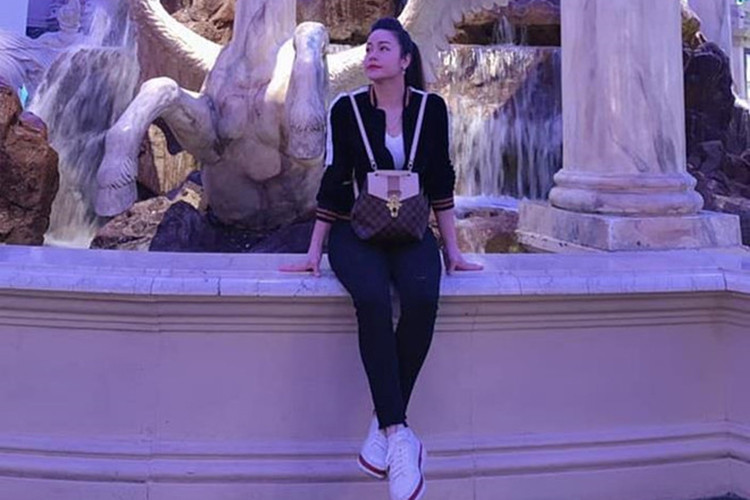 Khi bị mất trộm tài sản, nữ diễn viên không giấu được vẻ mệt mỏi.