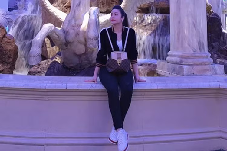 Khi bị mất trộm tài sản, nữ diễn viên không giấu được vẻ mệt mỏi.