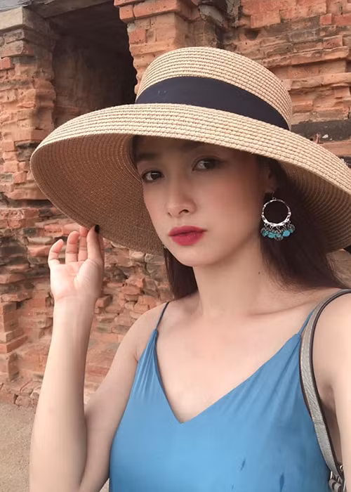 Lê Bê La từng vướng ồn ào với Nhật Kim Anh. Cụ thể, năm 2018, Nhật Kim Anh bức xúc khi Lê Bê La chia sẻ bài viết không đúng về ngành yến sào.