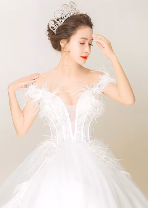 Để giữ gìn vóc dáng, Lê Bê La thường xuyên dành thời gian tập gym.