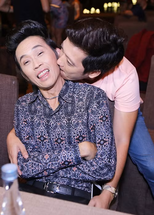 Giai ma uy luc cua Hoai Linh trong showbiz kho ai bi kip-Hinh-2