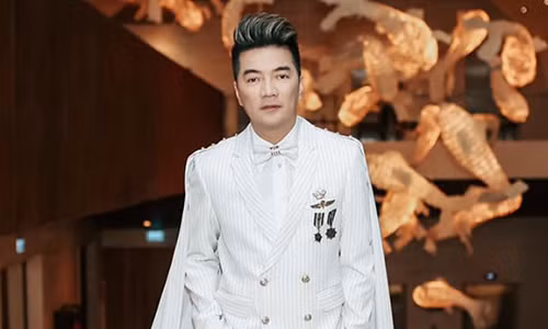 Bi loi dung ten tuoi de ban nha, Dam Vinh Hung buc xuc len tieng