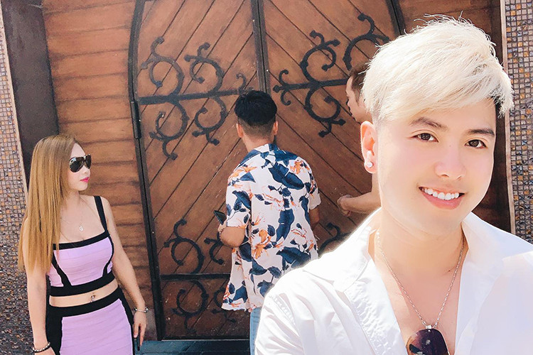 Nam ca sĩ gây bất ngờ với diện mạo được khen như trai Hàn Quốc.