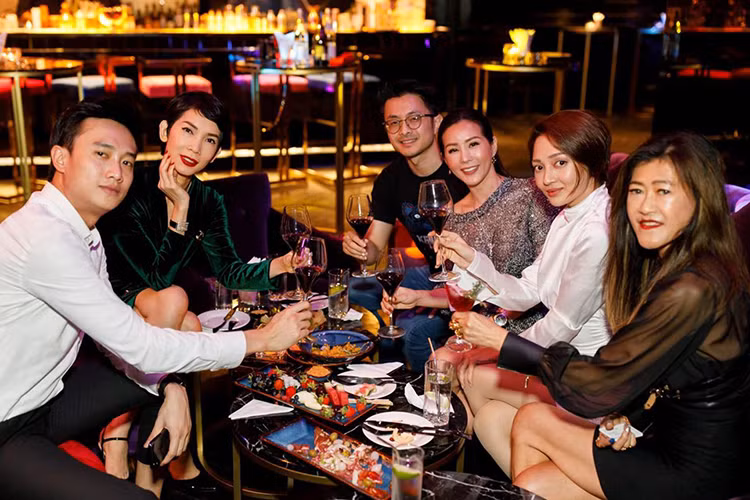 Quốc Trường và Xuân Lan mới đây dự tiệc sinh nhật của nữ ca sĩ Bảo Anh.