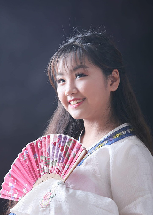 Theo Thế giới điện ảnh, Khánh An được đặt biệt danh là bé “Bông” gắn liền với hình ảnh một cô công chúa dễ thương.