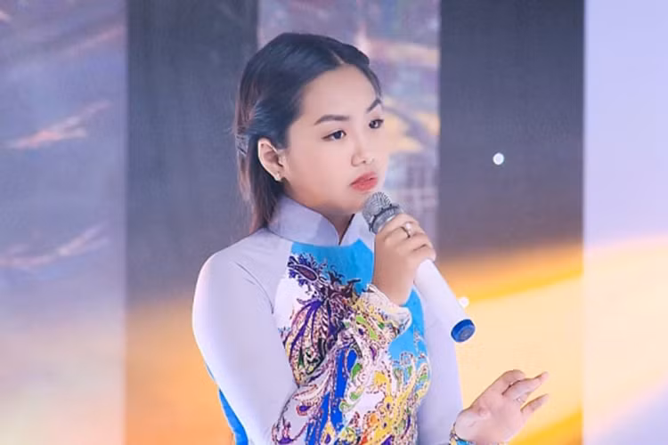 Nhạc sĩ Dương Khắc Linh đồng quan điểm về Phương Mỹ Chi về tiết mục của Khánh An. Theo nam ca sĩ, học trò của Lưu Thiên Hương hát chưa đủ ngọt. Ảnh: Thế giới điện ảnh