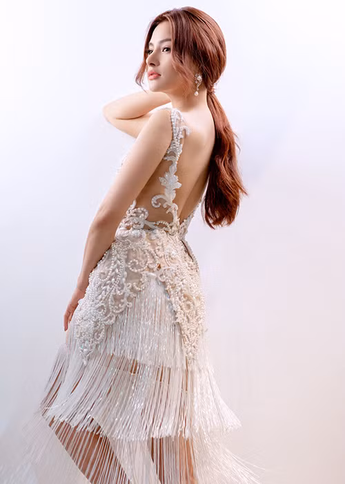 Trước lời đá xéo của Ngọc Trinh, Vũ Thu Phương bày tỏ sự bức xúc vì bị lôi vào câu chuyện của một người mà cô không thích.