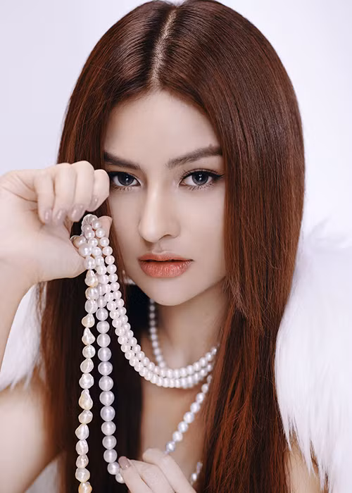 Thu Phương đi tiên phong trong việc lên án Ngọc Trinh ăn mặc không phù hợp tại các sự kiện văn hóa.