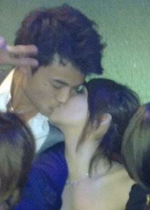 Scandal người thứ ba không phải là ồn ào duy nhất của Lưu Đê Ly. Năm 2010, cô bị chỉ trích sau khi lộ ảnh thác loạn ở bar. Ảnh: Ngôi sao