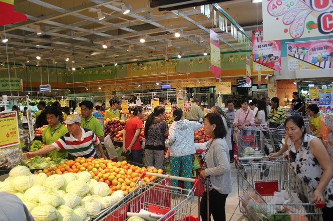 Siêu thị Coop Mart cho biết, hơn 30.000 sản phẩm được giảm giá từ đây đến ngày 11/9 trên toàn bộ hệ thống, giá cả ổn định để người dân yên tâm mua sắm dịp lễ.