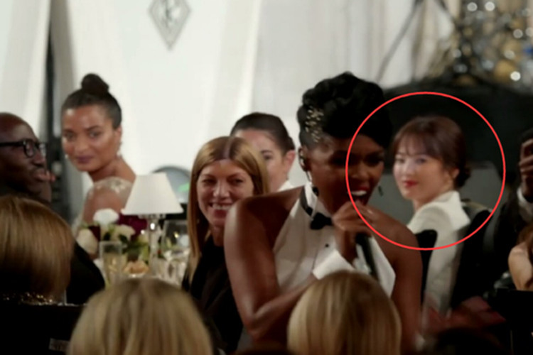 Tờ QQ của Trung Quốc đăng tải loạt ảnh Song Hye Kyo lộ gương mặt nhiều nếp nhăn, cằm đôi. Ảnh: QQ