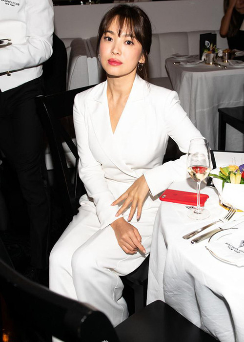 Hau scandal ly hon, Song Hye Kyo lo ro nep nhan, mo thua