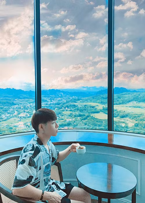 Với thu nhập khủng, Đức Phúc tận hưởng cuộc sống sang chảnh.