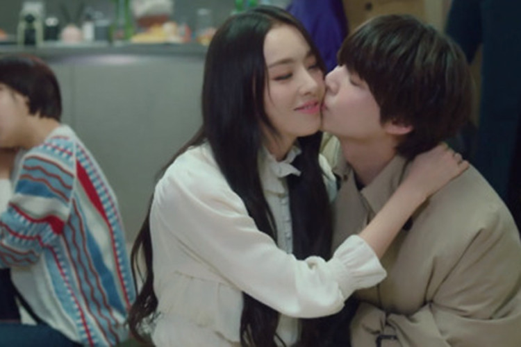 Goo Hye Sun từng công khai ủng hộ bộ phim của Ahn Jae Hyun và Lee Da Hee.