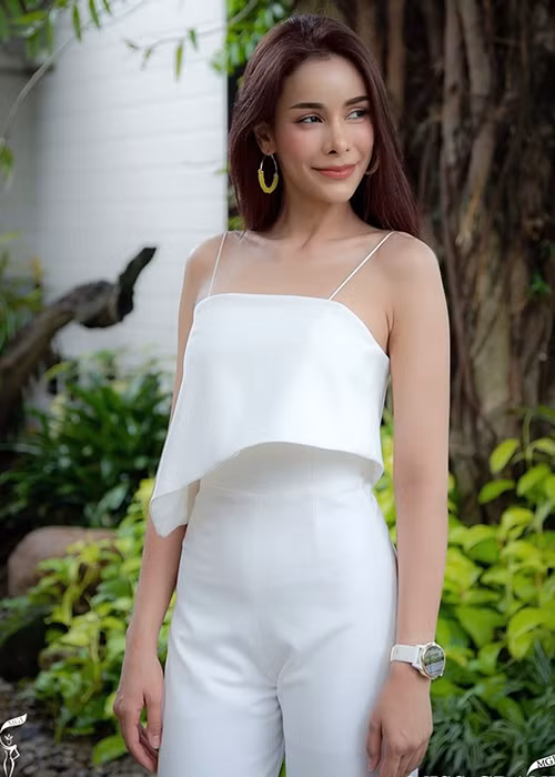 Đại diện Thái Lan sở hữu gương mặt xinh đẹp cuốn hút, chiều cao 1m75 và số đo ba vòng gợi cảm.