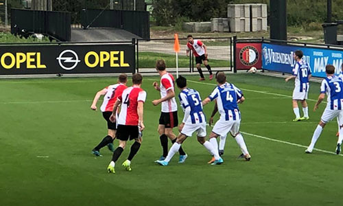 Van Hau lan dau duoc xep da chinh o doi tre Heerenveen