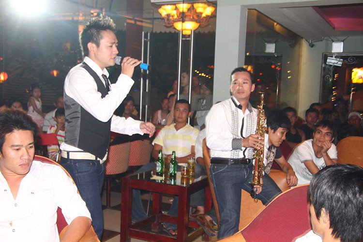 "Tạm biệt Xuân Hiếu nhé", Duy Mạnh viết.