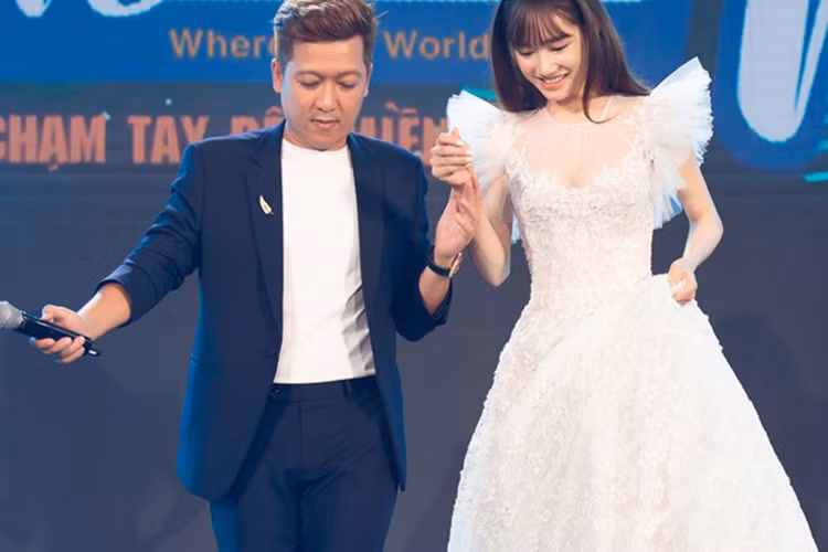 Nhã Phương khen Trường Giang nấu ăn ngon, hiểu tâm lý vợ, khiến cô không bị stress sau khi sinh con gái đầu lòng. Ảnh: FBNV