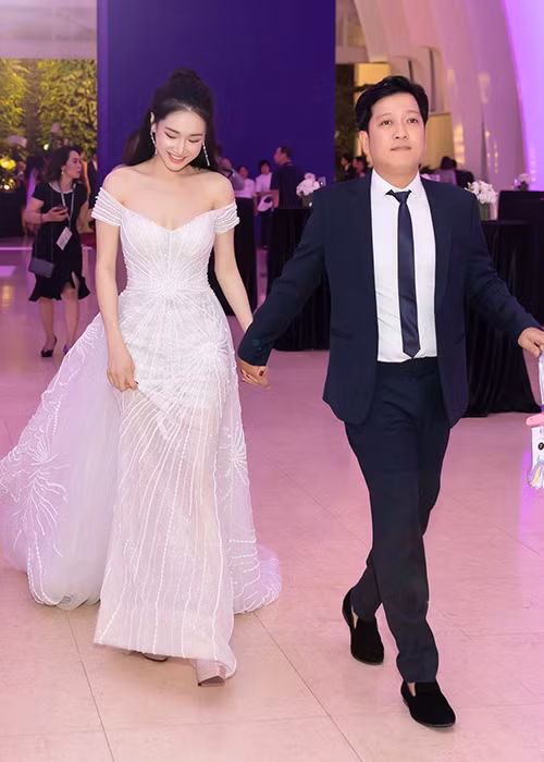 Trước báo chí, Trường Giang và Nhã Phương đều dành những lời có cánh cho nhau. Ảnh: FBNV