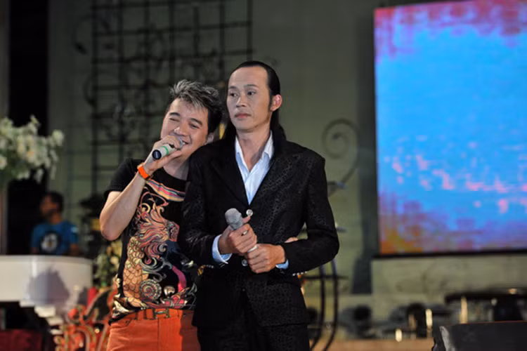 Mới đây, trong cuộc phỏng vấn trên Tri thức trẻ, Đàm Vĩnh Hưng khẳng định Hoài Linh không bao giờ ế show. "Mời Hoài Linh khó kinh khủng luôn. Không có ế show. Hoang đường...