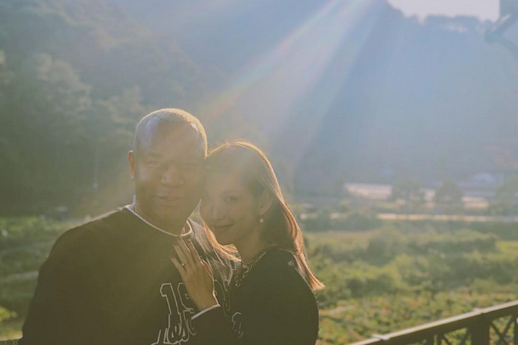 Cặp đôi đã bên nhau được hơn 1 năm, tình cảm vô cùng mặn nồng.