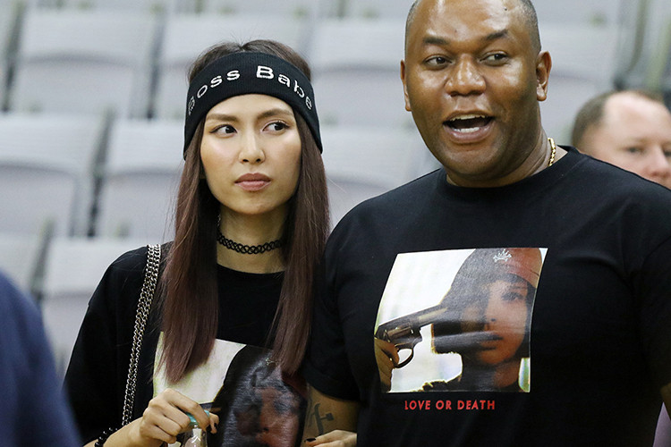 Thùy Dương từng công khai bênh vực bạn trai khi anh bị chê không xứng đôi vừa lứa.