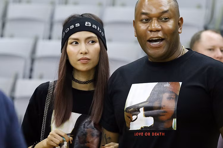 Thùy Dương từng công khai bênh vực bạn trai khi anh bị chê không xứng đôi vừa lứa.