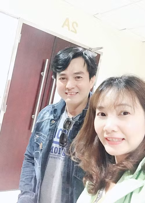 Ngoài đóng phim, Cao Minh Đạt còn phụ giúp bà xã kinh doanh.