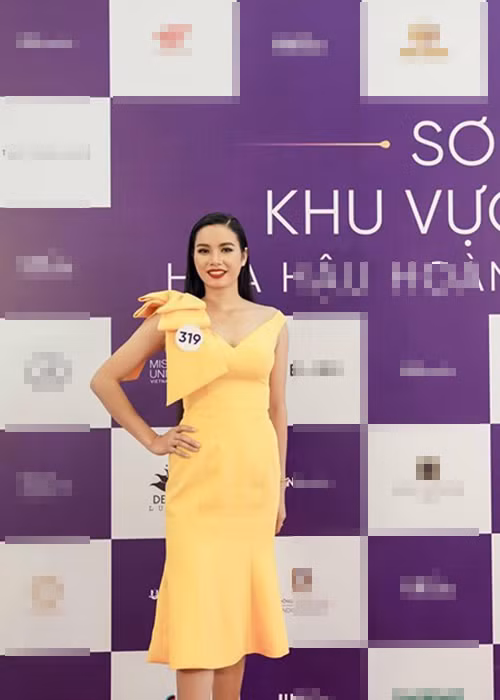 H’luai H’wing đã được H'hen Niê hướng dẫn catwalk ở phần thi trang phục áo tắm. Ảnh: BTC