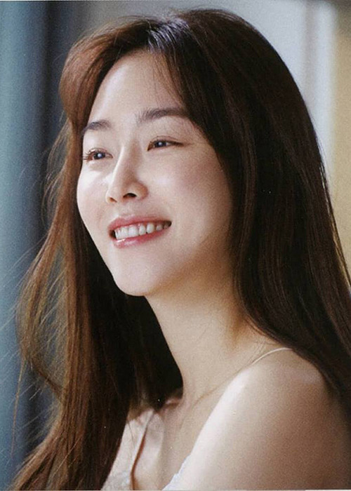 Nữ diễn viên bị nghi ngoại tình với Ahn Jae Hyun gợi cảm không kém cạnh Goo Hye Sun.