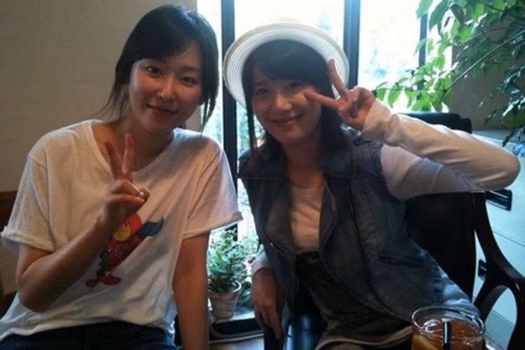 Goo Hye Sun và Seo Hyun Jin quen biết nhau từ khi Seo Hyun Jin trong nhóm nhạc M.I.L.K.