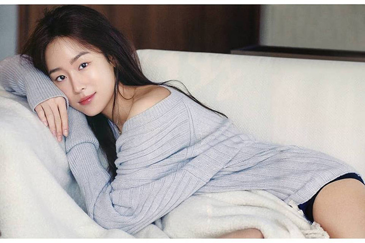 Seo Hyun Jin chứng minh không phải là bình hoa di động bằng các vai diễn gây ấn tượng.