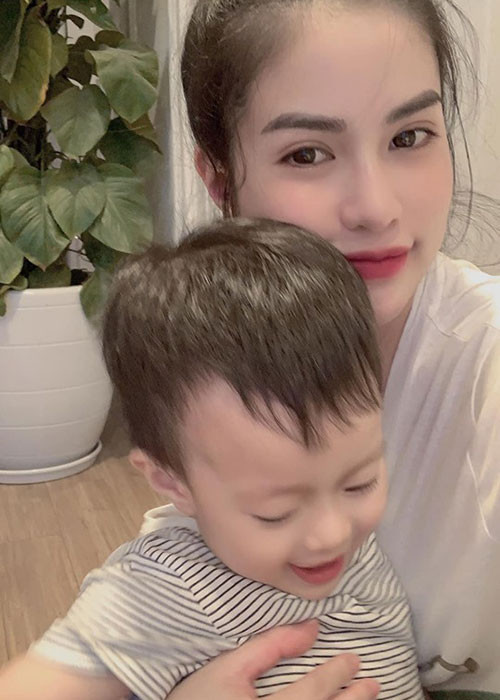 Bé Đậu - con trai của Việt Anh và Trần Hương vẫn được bố chu cấp đầy đủ.