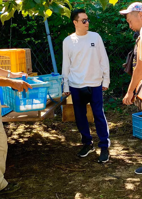 Nam diễn viên tỏ ra tự tin với diện mạo mới mặc những lời khen chê từ dư luận.