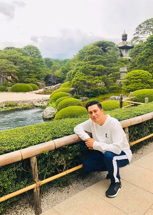 Việt Anh vào Sài Gòn phát triển sự nghiệp và dành nhiều thời gian cho công việc.