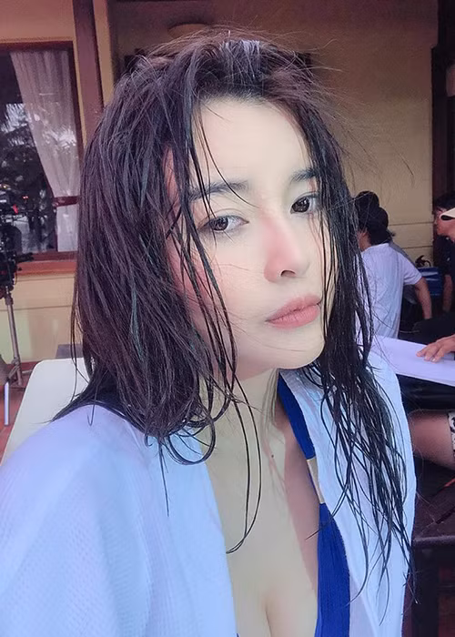 Sự nghiệp diễn xuất của người đẹp miền Tây đang lên như diều gặp gió.