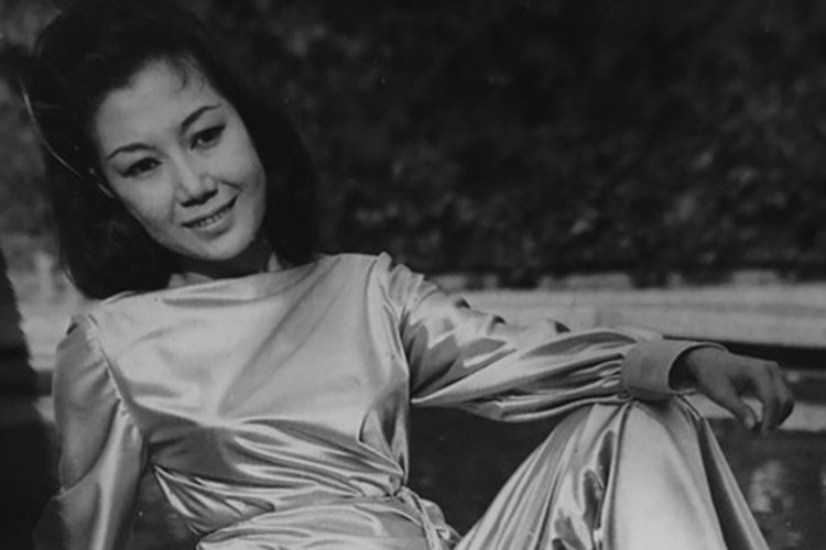 Theo Zing, nghệ sĩ Kim Cương nhận nhiều giải thưởng danh giá như Nữ diễn viên đóng nhiều vai chính nhất của Đại hội điện ảnh Sài Gòn (1973), Nữ diễn viên xuất sắc của Đại hội điện ảnh Á châu (1974), Huân chương Lao động hạng Nhì (2009). Ảnh: Công an TP HCM