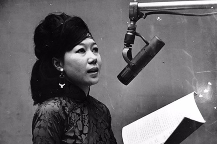 Theo Công an TP HCM, bà là tác giả, đạo diễn sân khấu của 70 vở kịch nổi tiếng như “Lá sầu riêng”, “Dưới hai màu áo”, “Trà hoa nữ”, “Tôi là mẹ”. Trước năm 1975, nữ nghệ sĩ còn là tác giả của những bộ phim nhựa đình đám, có chuyên mục kịch trên truyền hình. Ảnh: Công an TP HCM