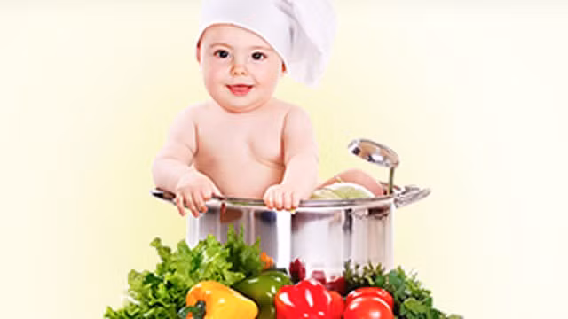 Quay bot cho be an dam kieu nay la ban dang hai con