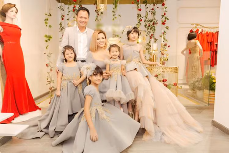 Chia sẻ trên Tri thức trẻ, Vũ Thu Phương tiết lộ con riêng của chồng còn bám cô hơn cả hai con ruột.